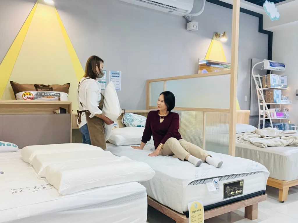 LINE ALBUM 板橋中和店 231124 2 6 種熱門床邊小物，提升您床邊的質感，提升床邊實用性、增添好心情